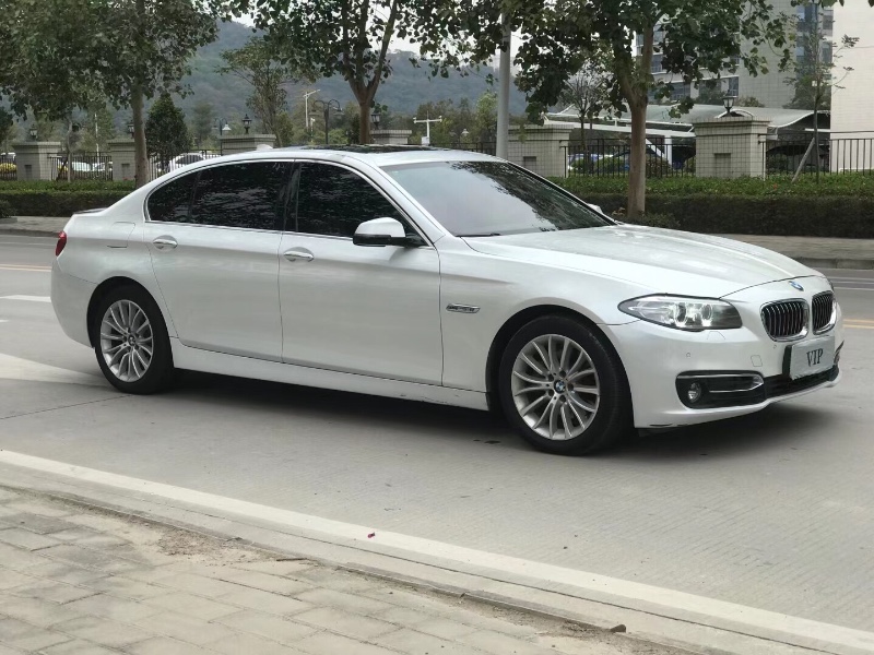 中山17年宝马5系2