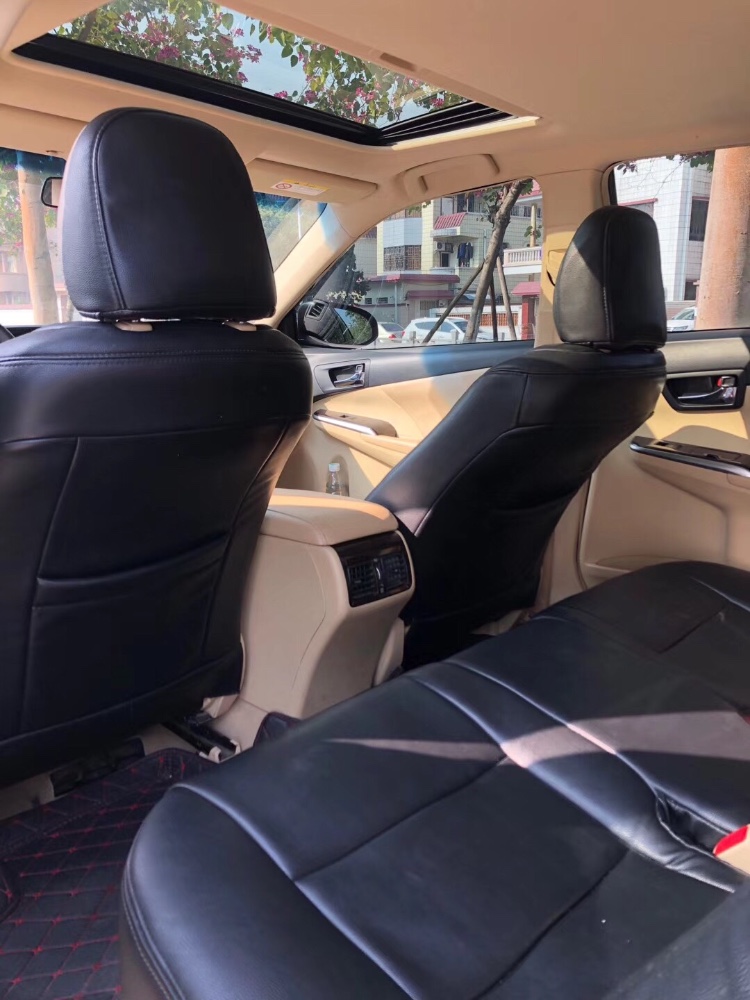 中山17年丰田凯美瑞5