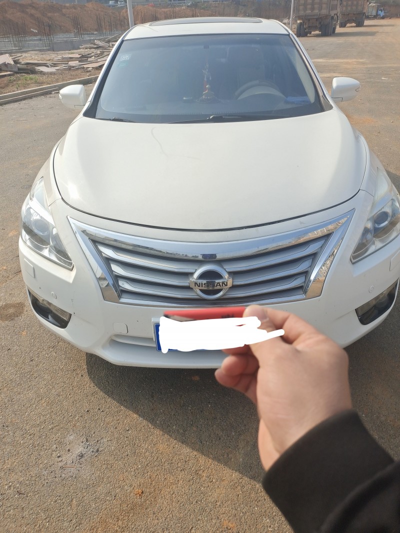 吉安14年日產天籟8