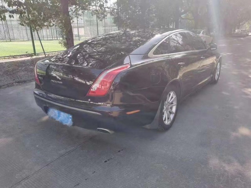 紹興13年捷豹XJ3
