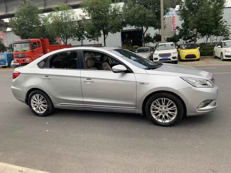 北京13年长安汽车逸动2