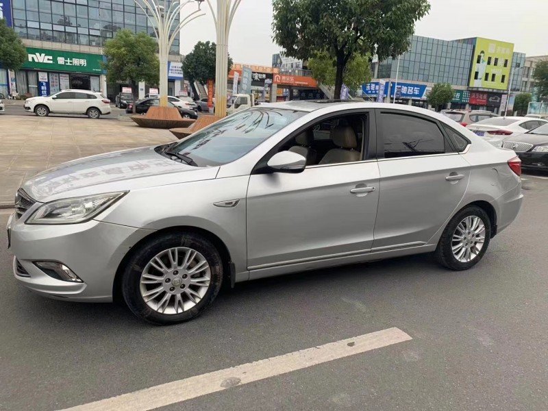 北京13年长安汽车逸动3