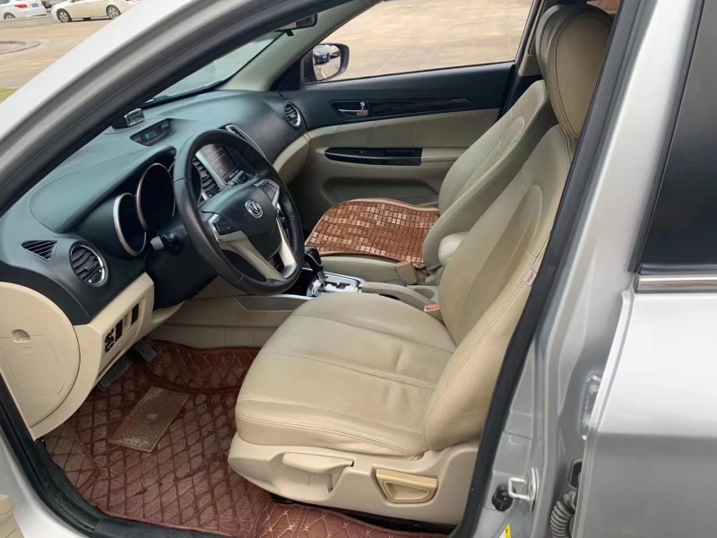 北京13年长安汽车逸动5