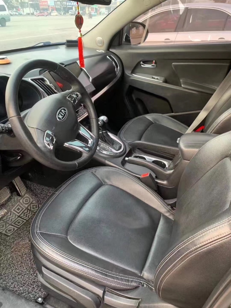 济南12年起亚智跑4