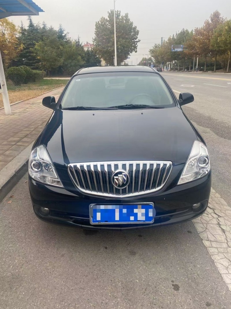 青岛14年别克凯越1