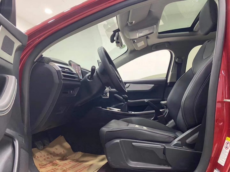 成都19年比亚迪秦5