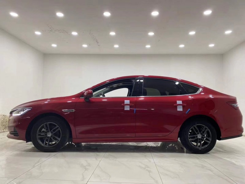 成都19年比亚迪秦8