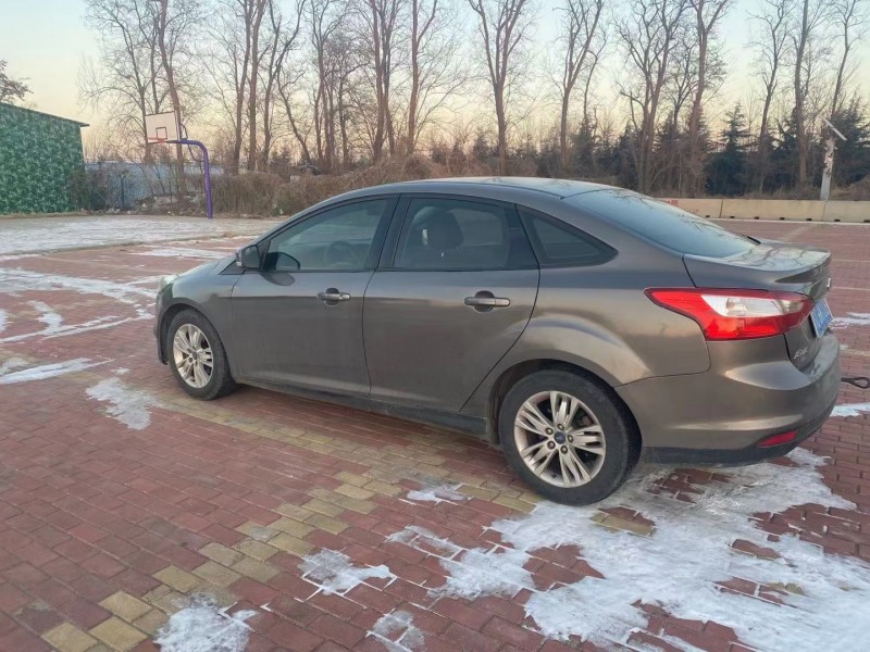 青岛13年福特福克斯7