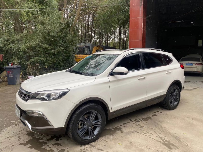 成都17年獵豹汽車CS102