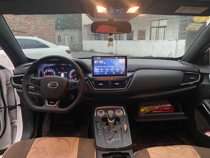 成都18年陆风逍遥5