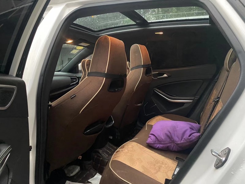 成都18年陆风逍遥6