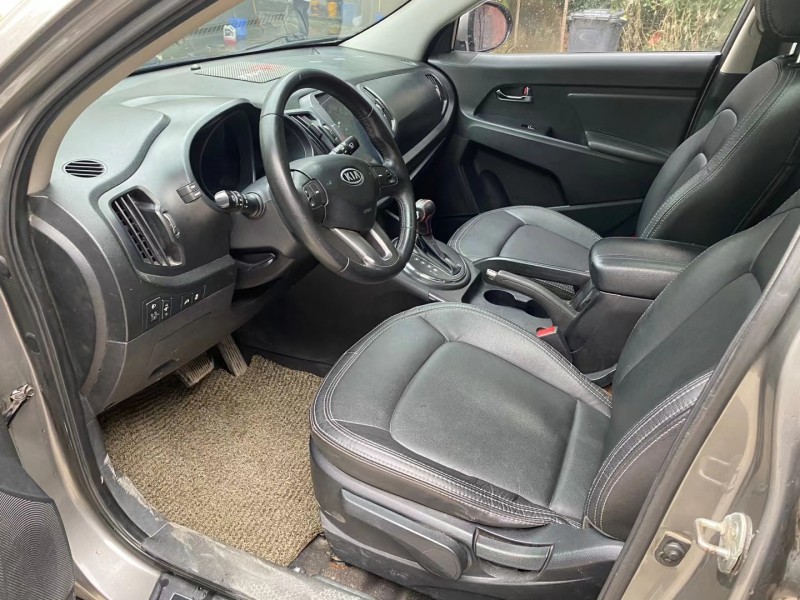 成都11年起亚智跑4