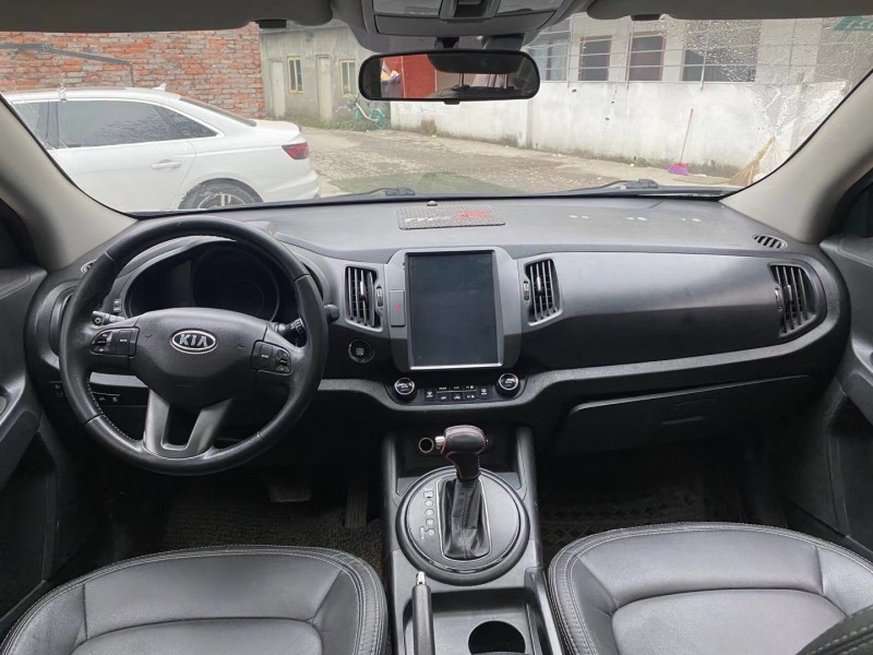 成都11年起亚智跑5