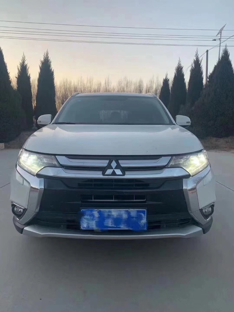 济南16年三菱欧蓝德6