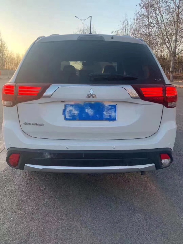 济南16年三菱欧蓝德7