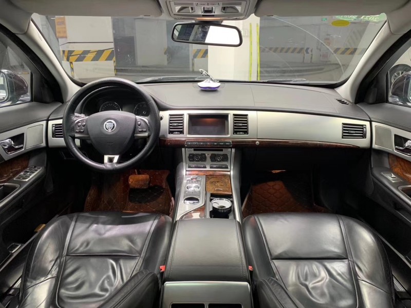 成都12年捷豹XF6