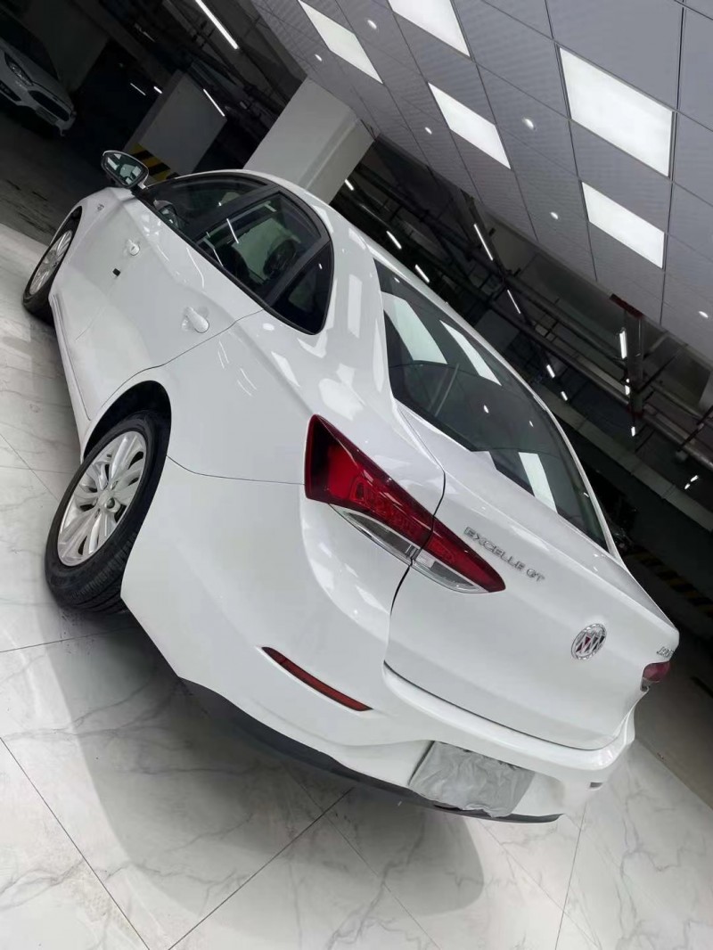 成都20年别克英朗GT4