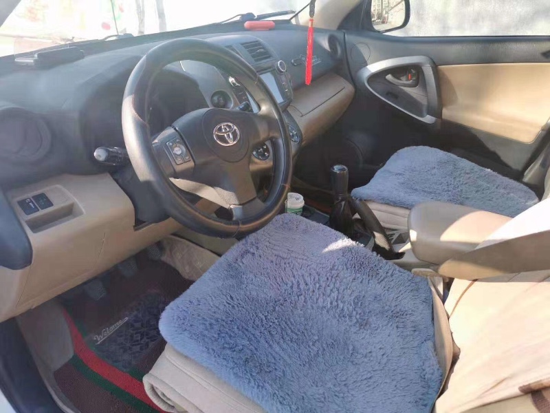 濟南13年豐田RAV44