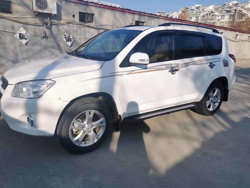 濟南13年豐田RAV43