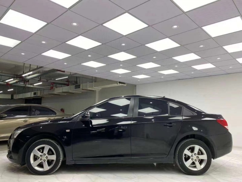 成都15年雪佛兰科鲁兹2