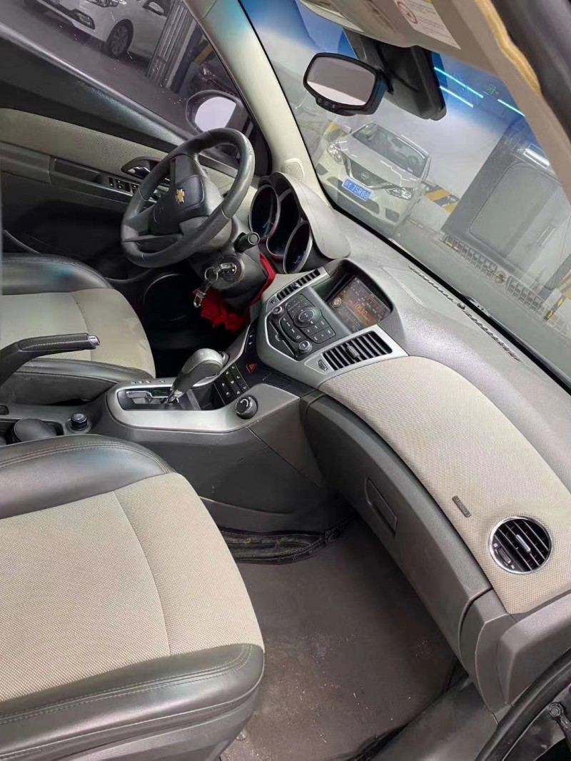 成都15年雪佛兰科鲁兹6