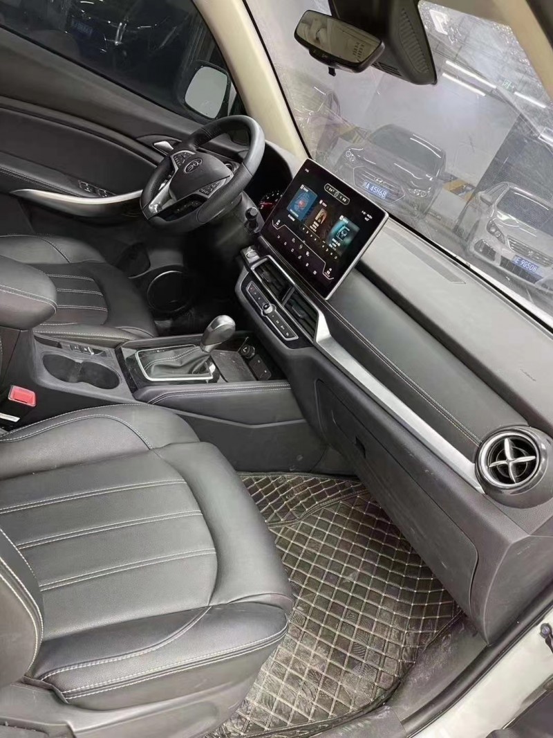 成都20年比亚迪宋8