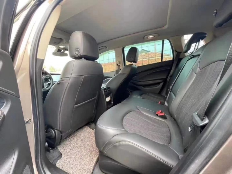 济宁16年别克昂科威4