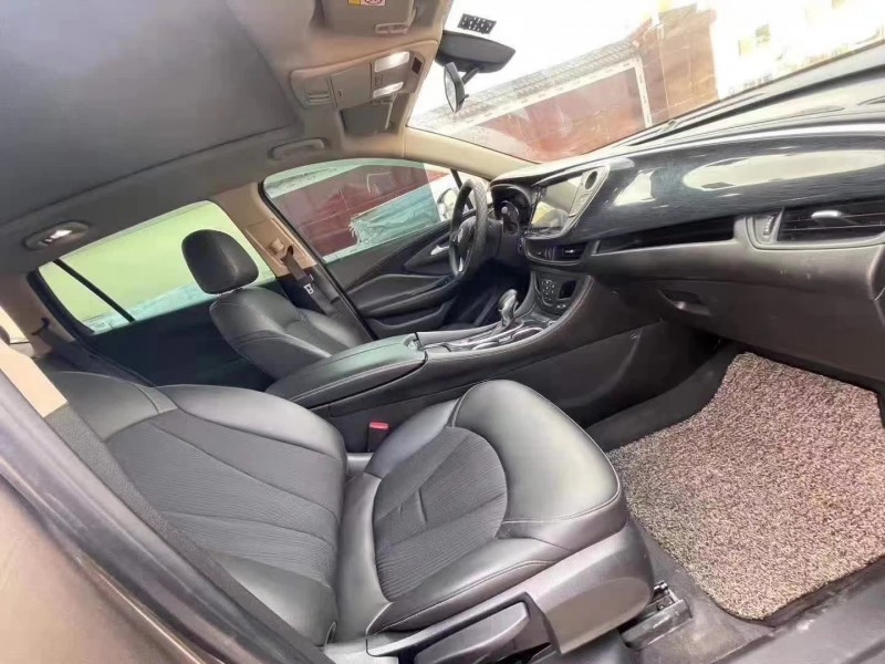 济宁16年别克昂科威6