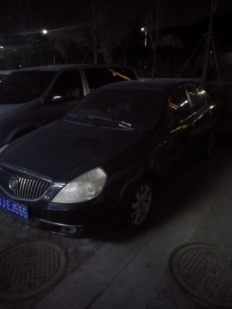 青岛09年别克凯越1