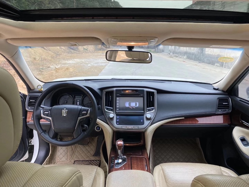 江门15年丰田皇冠5