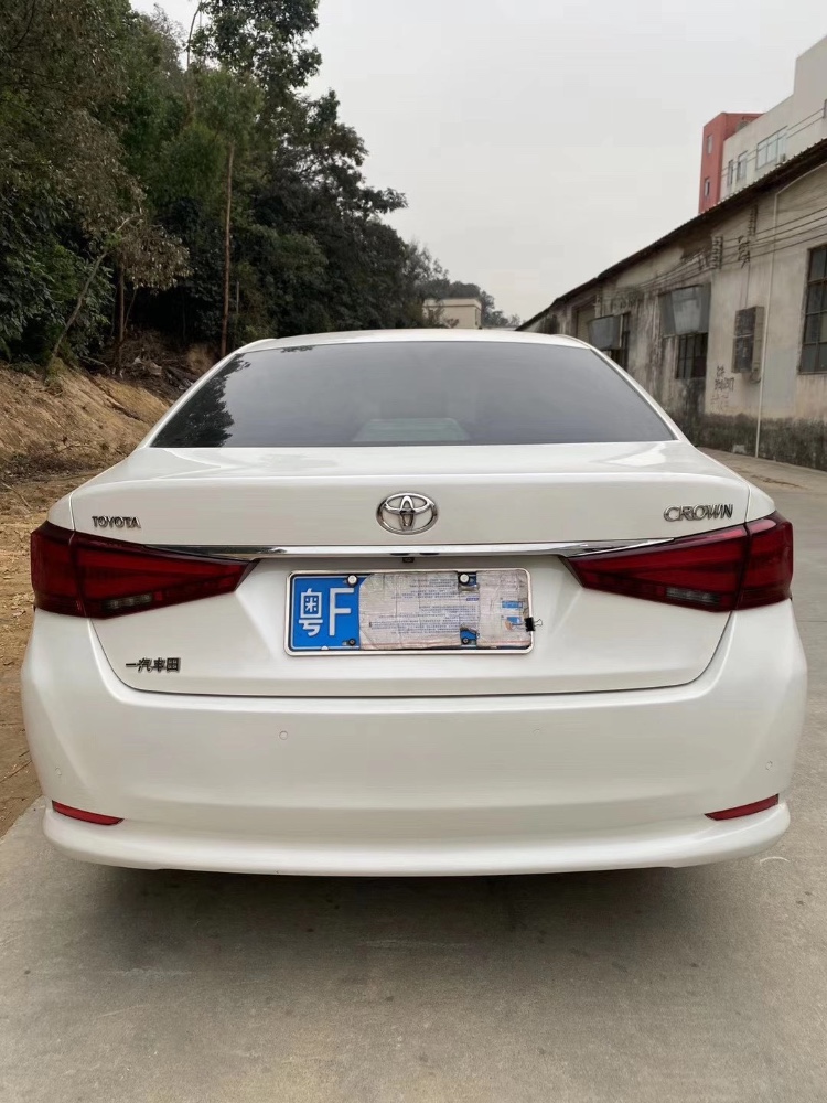 江门15年丰田皇冠8