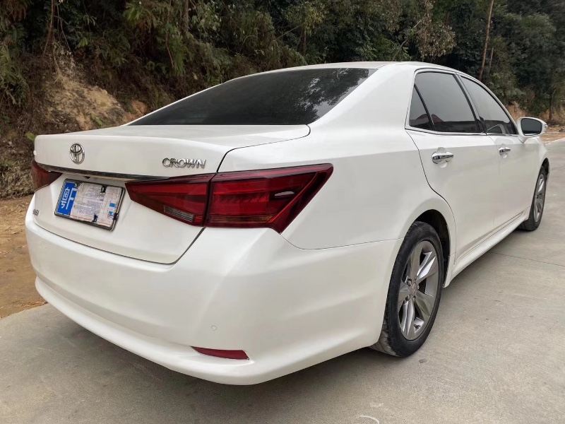 江门15年丰田皇冠9