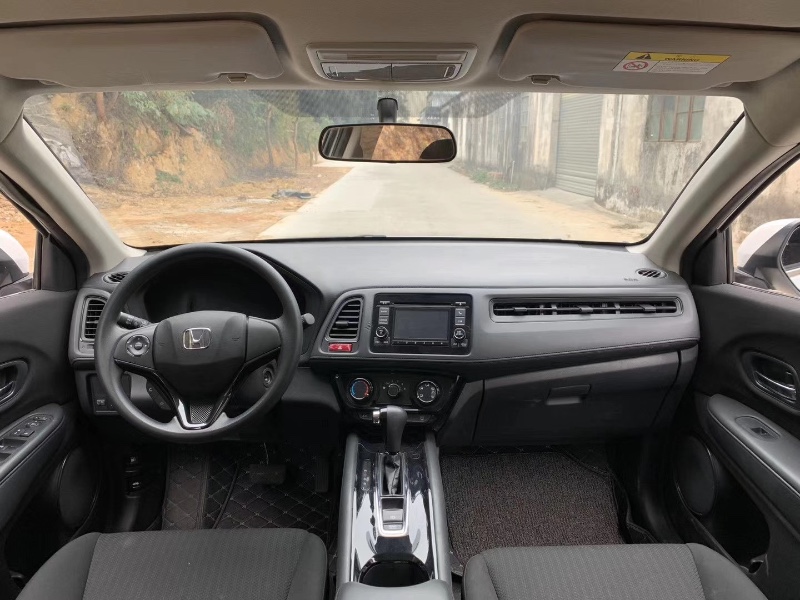 江门17年本田缤智4