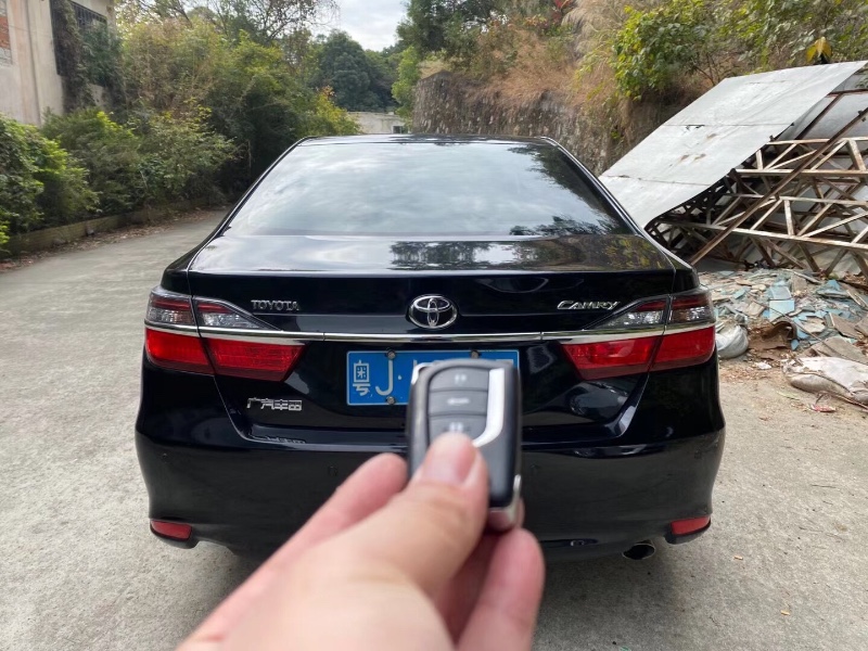 中山17年丰田凯美瑞3