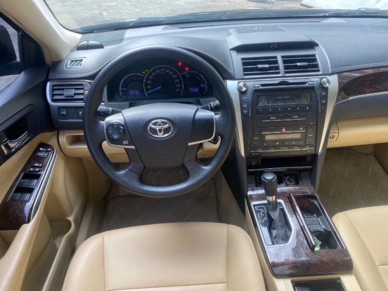 中山17年丰田凯美瑞5