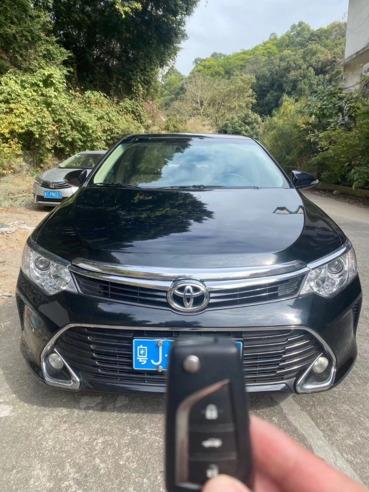 中山17年丰田凯美瑞1