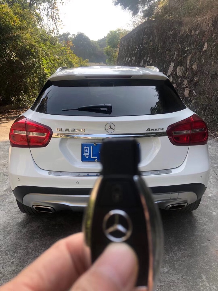 中山17年奔驰GLA3