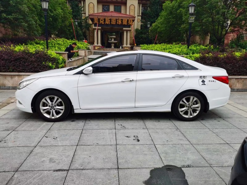 北京13年现代索纳塔八7