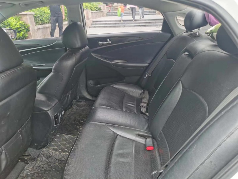 北京13年现代索纳塔八3