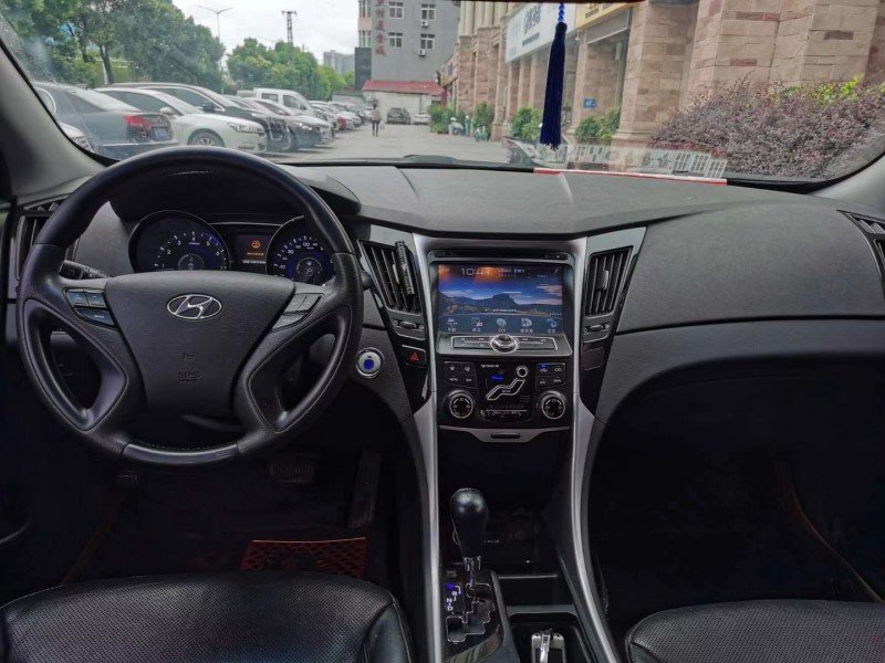 北京13年现代索纳塔八2