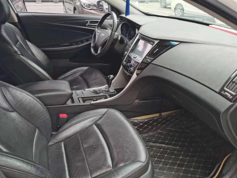 北京13年现代索纳塔八1