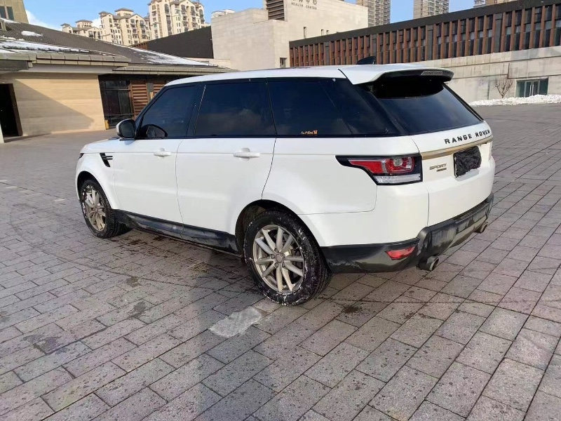 济南18年路虎揽胜运动2