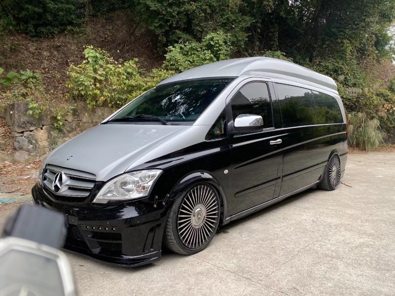 中山13年奔驰威霆4