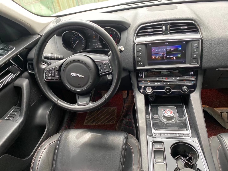 中山17年捷豹F-PACE7