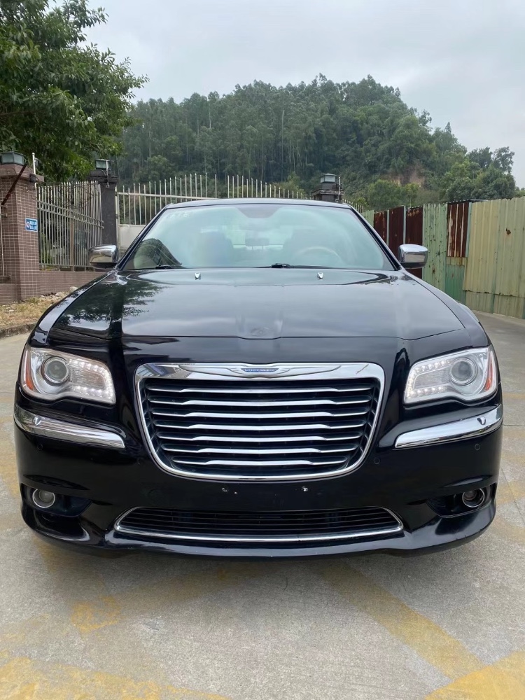 中山14年克莱斯勒300C1