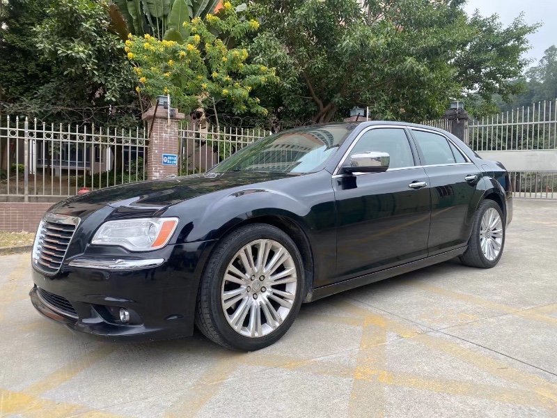 中山14年克莱斯勒300C2