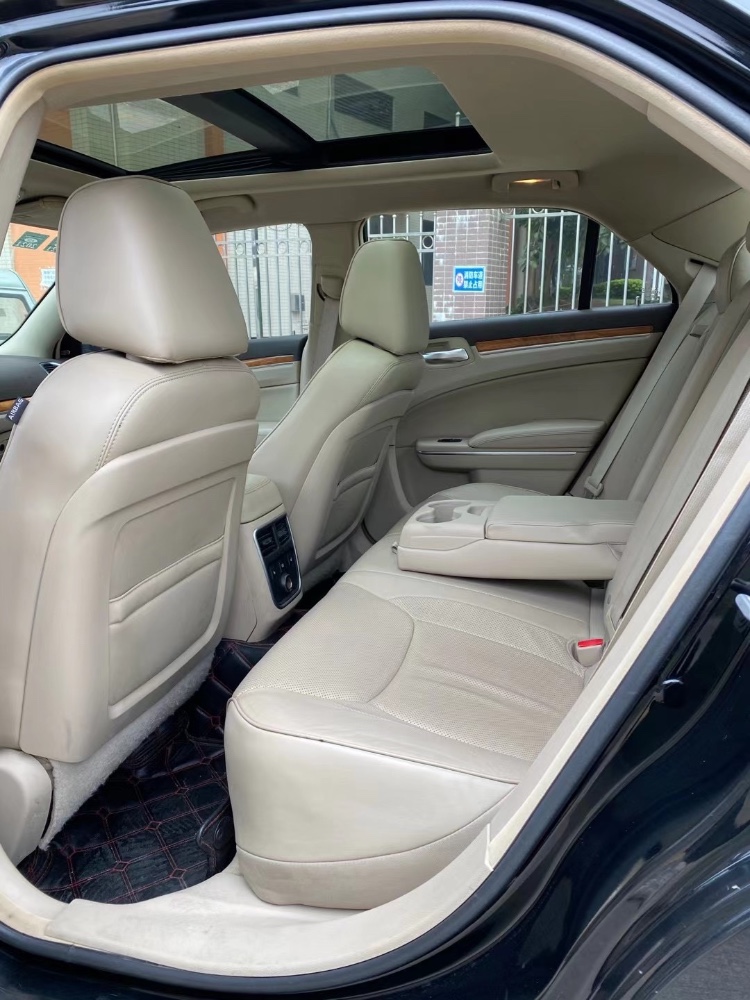 中山14年克莱斯勒300C9