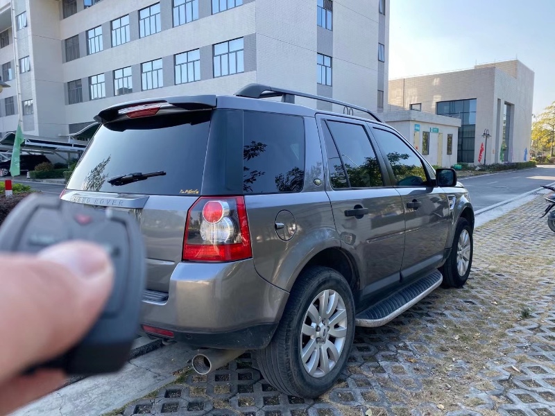 中山10年路虎神行者25