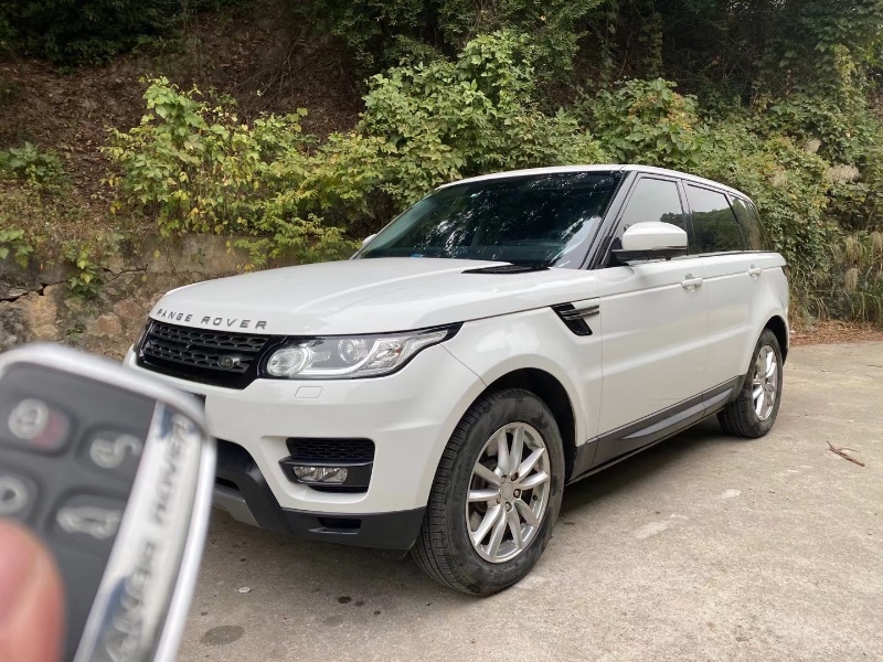 中山16年路虎揽胜运动2