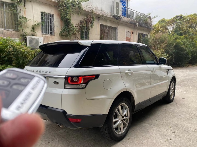 中山16年路虎揽胜运动5